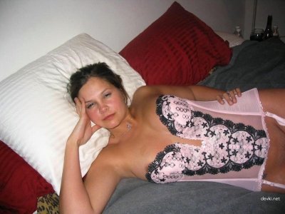 Поделился снимками супруги из её молодости