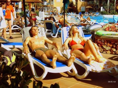 Отдых с излишней откровенностью: фотосессия для наслаждения.