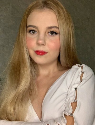 Нашёлкала себяшки: горячие дырочки ждут тебя!