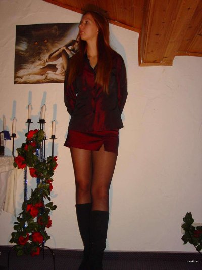 Горячая милашка показывает свое обнаженное тело