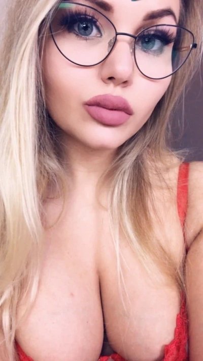 Привлекательная и пошлая