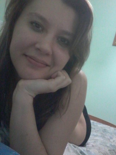 Девчонка показала свою пилотку во всей красе!