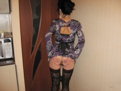 Пикантная красотка в чулках без белья готова наслаждаться вместе с тобой