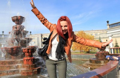 Привлекательная дама с изящной фигурой - горячие видео!