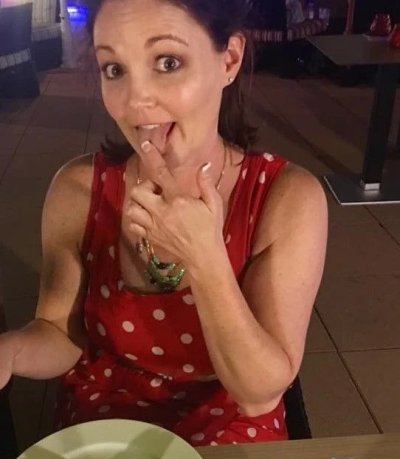 Развратная мамочка в наряде и без него: соблазнительные образы