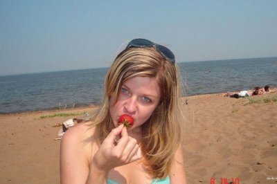 Интимное видео с обворожительной девушкой для взрослых