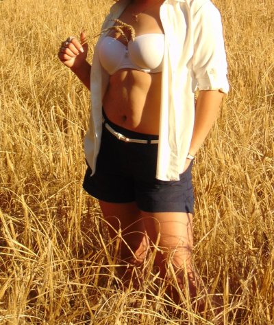 Развёлась на природе, чтобы позагорать без лишней одежды