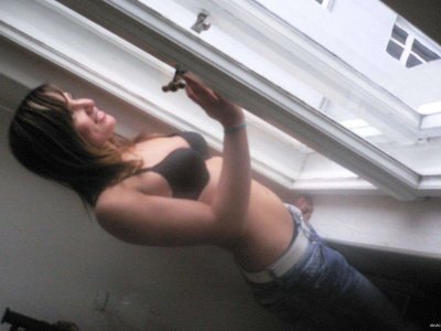 Сексуальная красавица наслаждается страстным приключением!