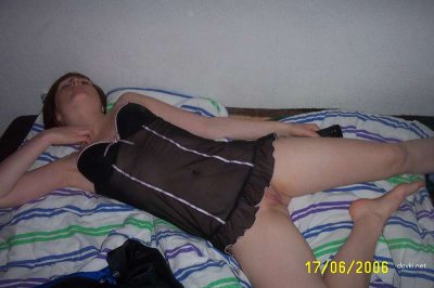 Девчонка обожает сосать член