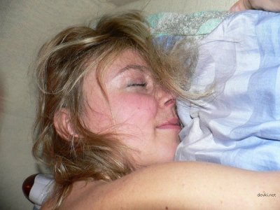 Муж снимает интимные уголки своей возлюбленной на камеру