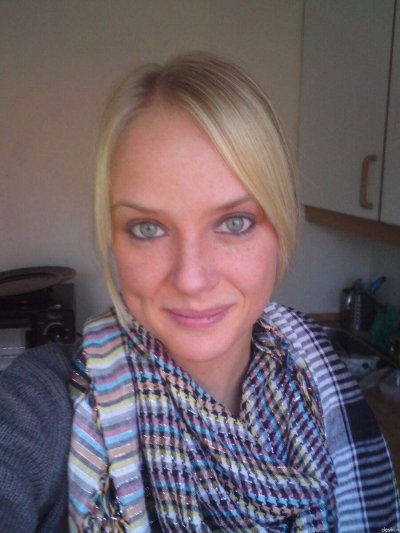 Пьяная красавица готова порадовать тебя своим искусством