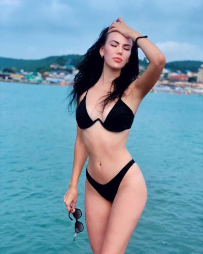 Девочка насладилась гигантским пенисом своего парня