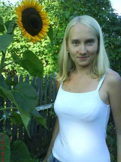 Шикарная барышня без лишних тканей