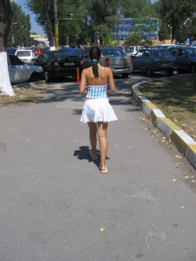 Интимные снимки голой красотки с небольшой грудью