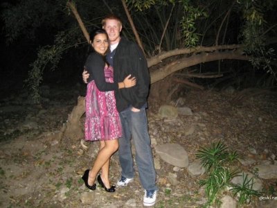 Парень занимается любовью со своей милфой в узкую пизду