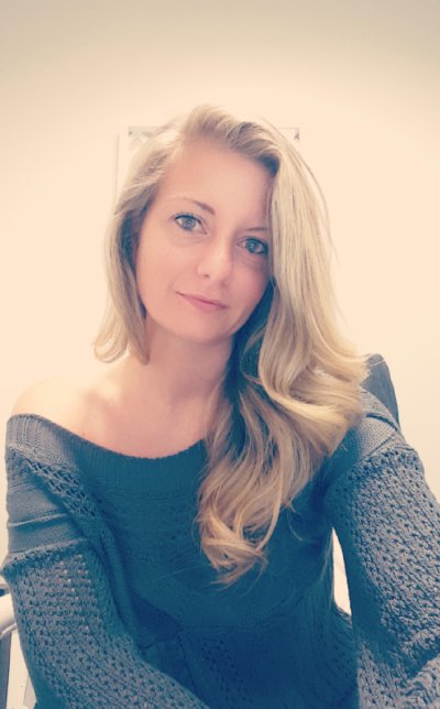 Развратная шатенка на загаре: полностью без одежды!