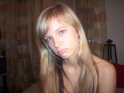 Горячая милфа демонстрирует свои прелести