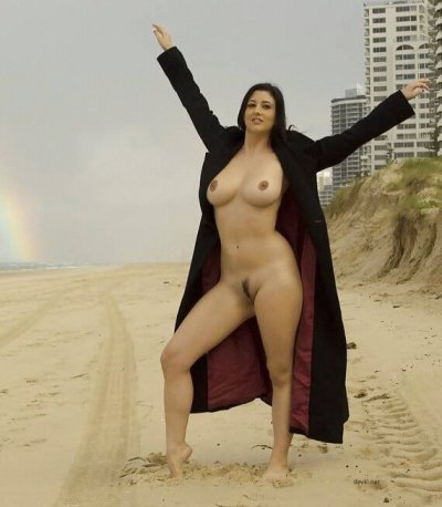 Опытная красотка на голом пляже: жаркие фото и видео!