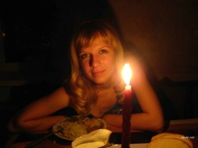 Деревенская тёлка фоткает своё тело — селфи с сиськами