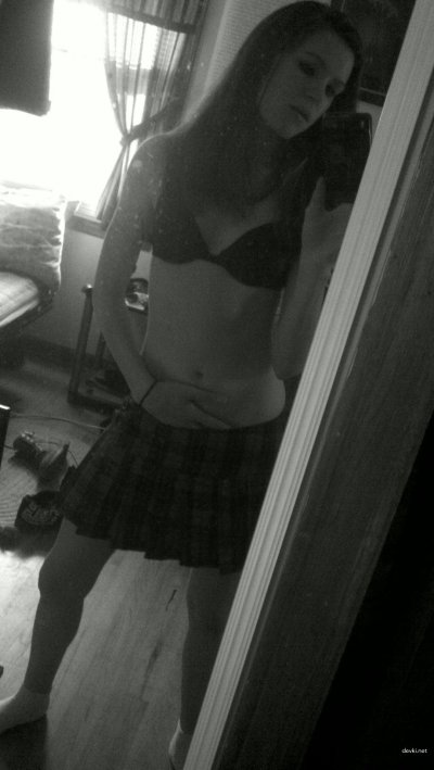 Красотка получает удовольствие от орального секса