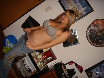 Горячая красотка на частных снимках с обвисшей грудью