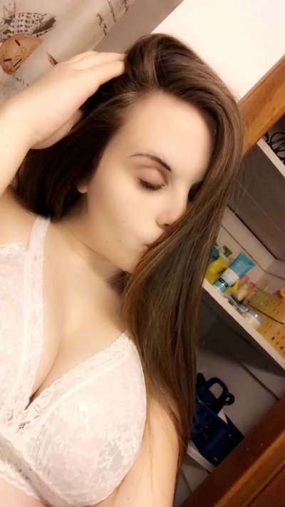 Влажная пилотка барышни в положении