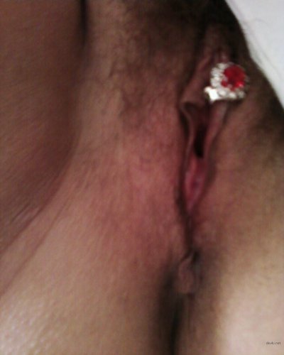 Интимные прелести дамы вблизи.