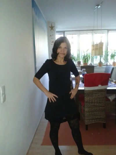 Опытная дама готова на жаркий секс