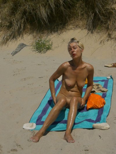 Опытная дама делает минет: долгий и страстный оральный секс