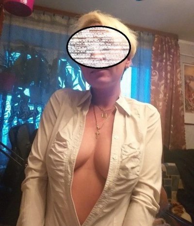 Развратница готовится к трудовым будням