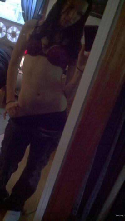 Красотка получает удовольствие от орального секса