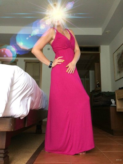 Голая баба наслаждается отпуском