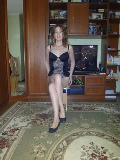 Женщина наслаждается собой: порно для взрослых.