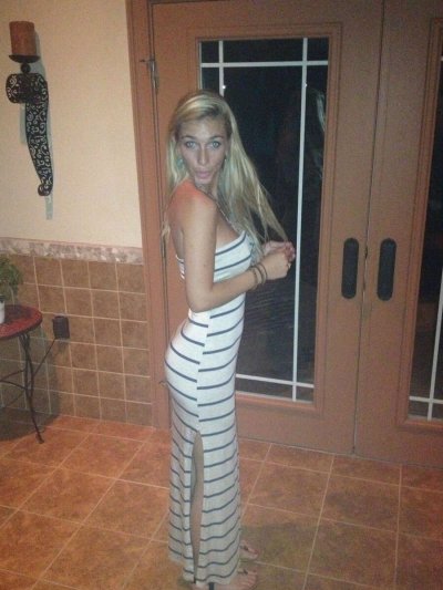 Изумительные снимки сексуальной бабенки с отпуска