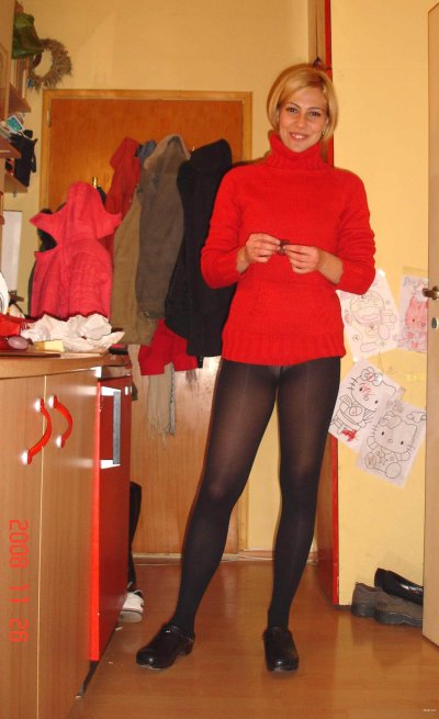 Интимные снимки зрелой леди с пышной прической