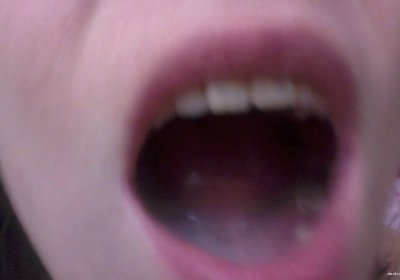 Жена весело проводит время с мужем: страсть и удовольствие вдвоем!