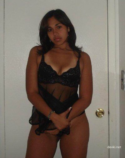 Сочная шоколадка снимает все до трусиков