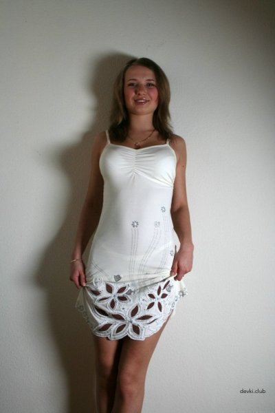 Соблазнительная фотосессия сексуальной девушки