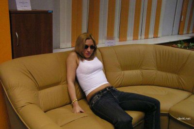 Трахается с парнем на рабочем месте