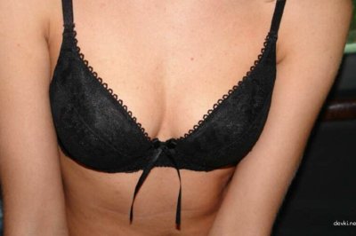 Веселая ночь: страстный минет парню в машине на заднем сиденье!