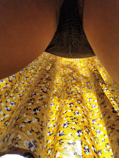 Интимные снимки дамы из Франции с буйной "травкой"