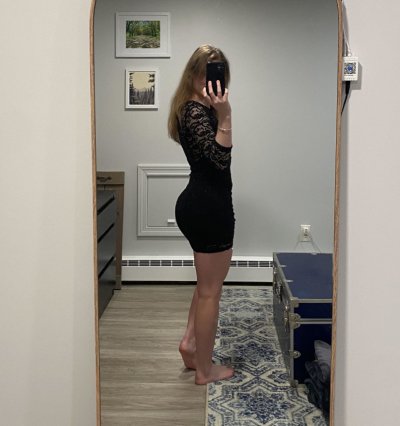 Откровенное фото красотки в отражении, фото для взрослых 18+