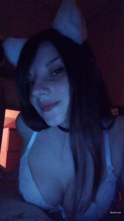 Интимные снимки опытной темноволосой красавицы