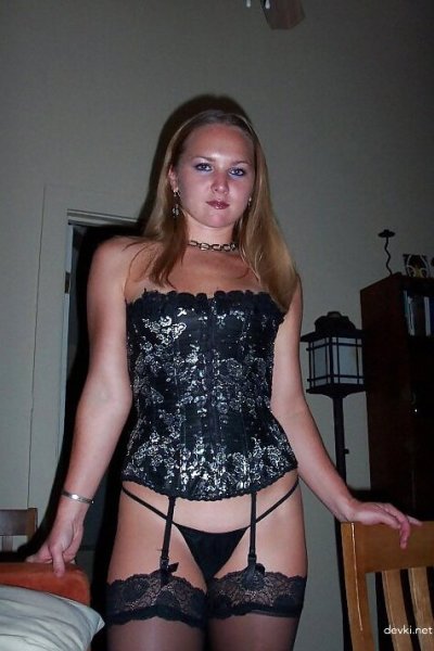 Экс-партнерша раздевается и показывает себя на частных фото