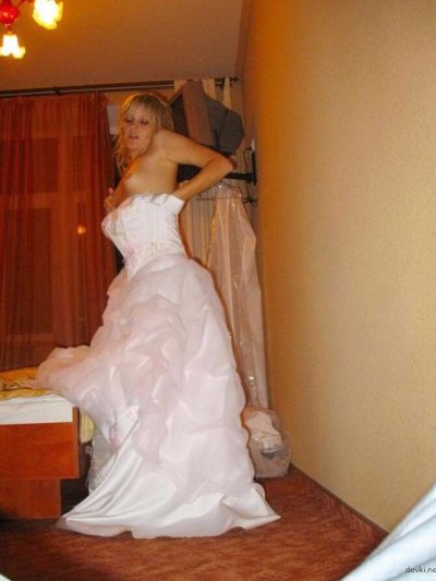 Невеста наслаждается свободой после свадьбы: вечеринки и развлечения!