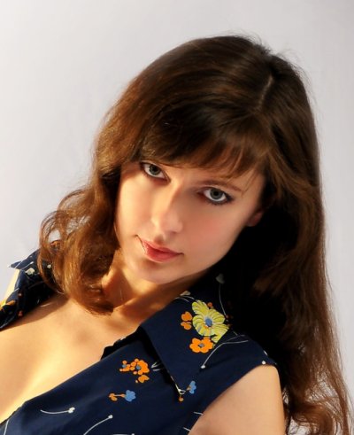 Сексуальная красотка сняла пару откровенных фото для личного пользования