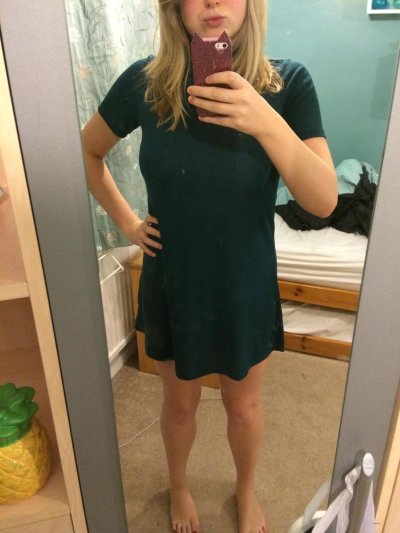 Сегодня фоткаюсь в темно-зеленом.