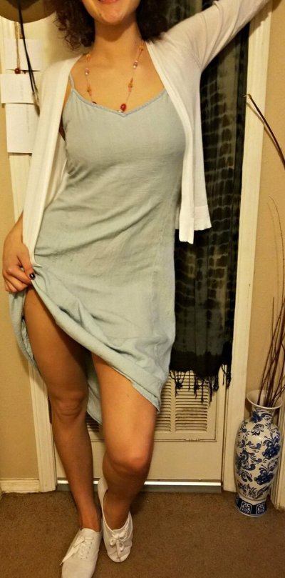 Девушка предпочитает натуральность: ей не нравится бриться