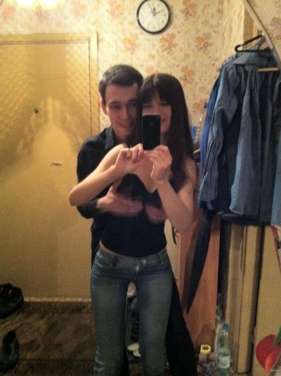 Очаровательная готическая красавица в откровенной фотосессии 18+