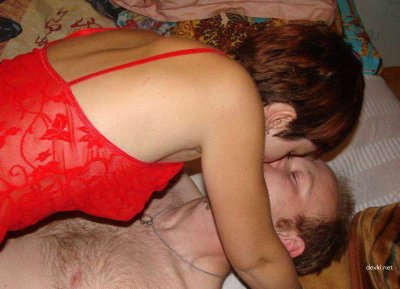 Интимные игры с огоньком: порно с умопомрачительной рыжей красоткой